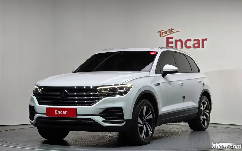 Volkswagen Touareg 3.0 TDI 2023 — фото 1, купить с доставкой в Москву