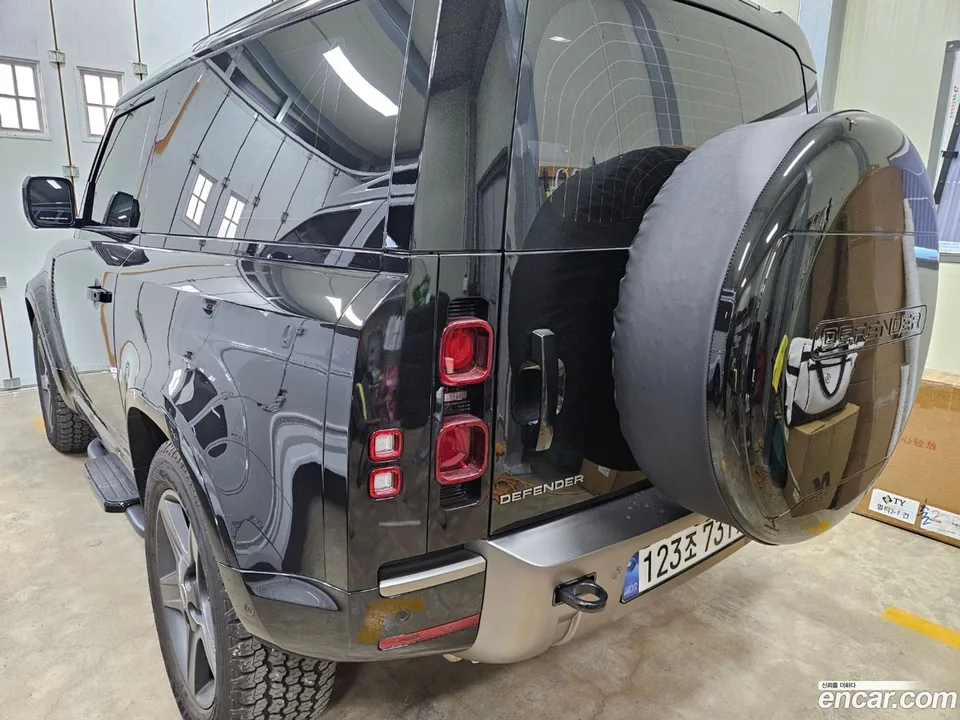 Land Rover Defender 90 D250 X- SE 2025 — миниатюра 3