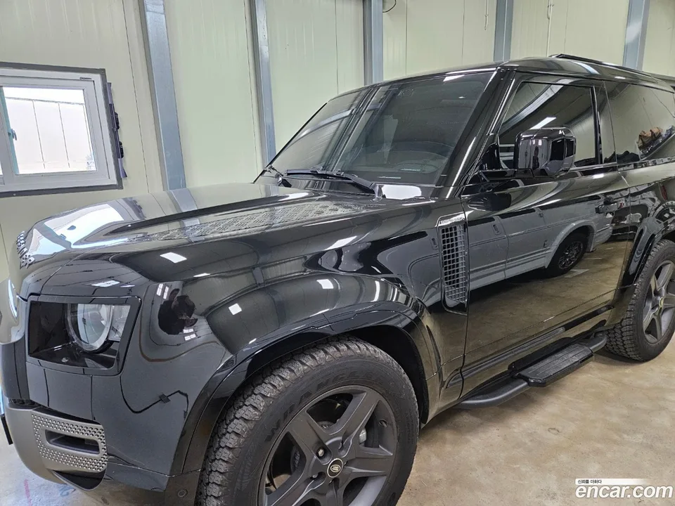 Land Rover Defender 90 D250 X- SE 2025 — фото 1, купить с доставкой в Москву