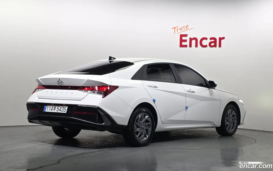Hyundai Avante CN7 Hybrid 2024 — миниатюра 2