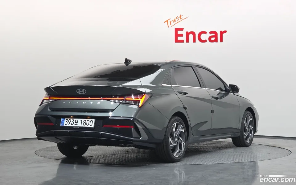 Hyundai Avante CN7 Hybrid 2025 — миниатюра 2