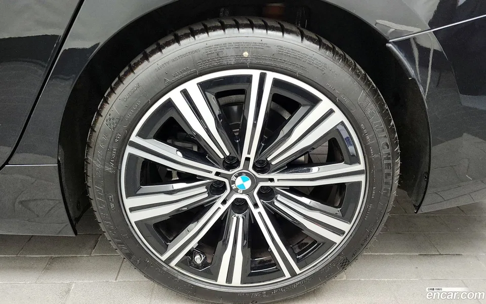 BMW 3 Series 320i 2025 — миниатюра 5