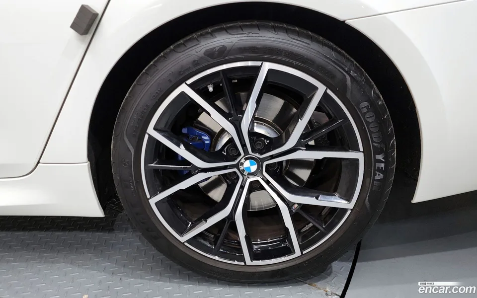 BMW 5 Series 530i M 2023 — миниатюра 5