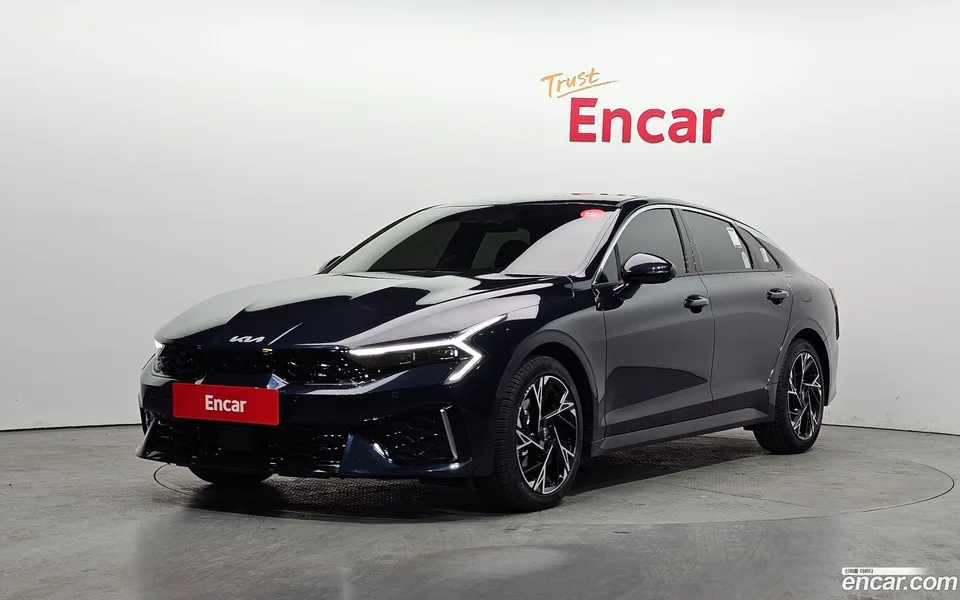 Kia K5 Hybrid 2025 — фото 1, купить с доставкой в Москву