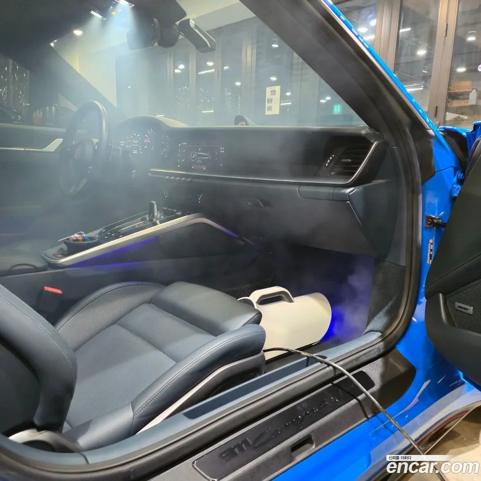 Porsche 911 (992) 4 GTS 2022 — миниатюра 2