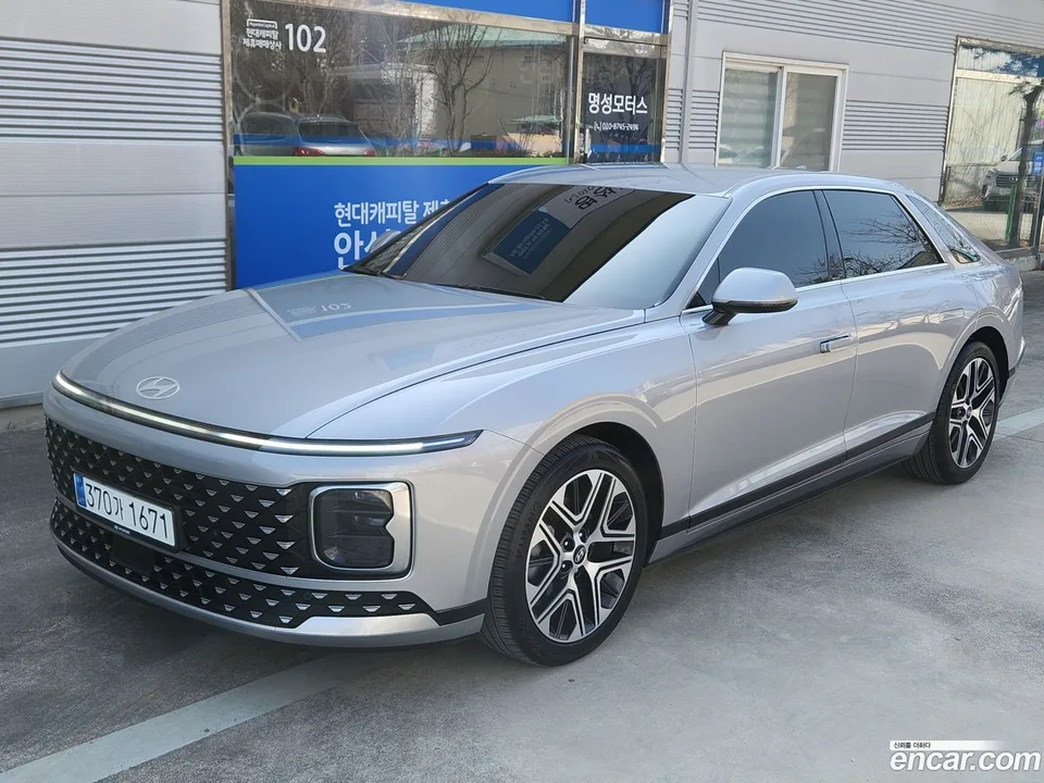 Hyundai Grandeur 2.5 2WD 2023 — фото 1, купить с доставкой в Москву