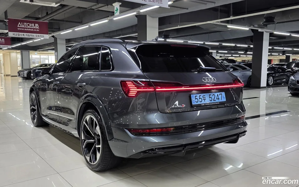 Audi e-tron S 2022 — миниатюра 5