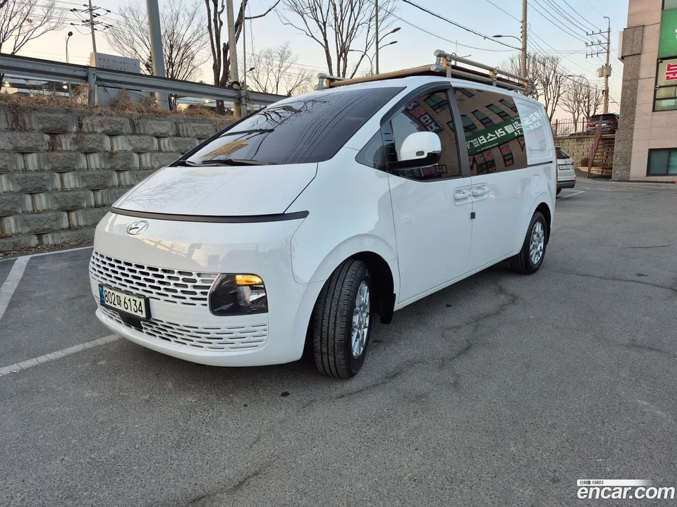 Hyundai Staria 5 2022 — миниатюра 2