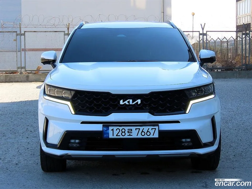 Kia Sorento 2.2 2WD 2023 — фото 1, купить с доставкой в Москву