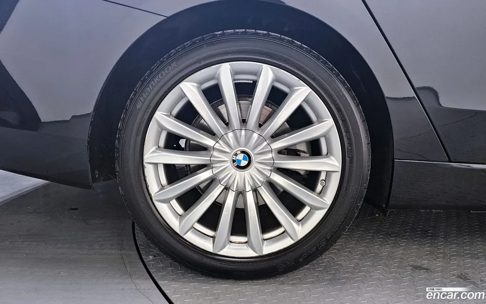 BMW 6 Series GT 620d xDrive 2023 — миниатюра 5