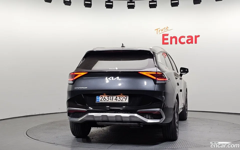 Kia Sportage 1.6 2WD 2023 — миниатюра 3