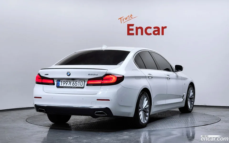 BMW 5 Series 523d xDrive 2022 — миниатюра 2