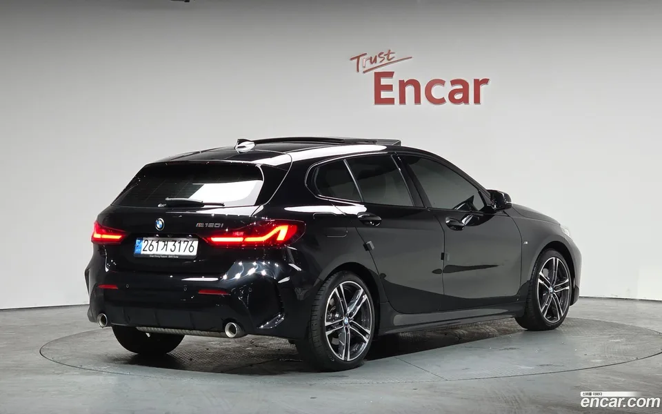 BMW 1 Series 120i M 2022 — миниатюра 2