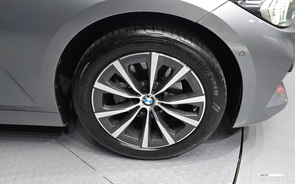 BMW 3 Series 320d 2023 — миниатюра 5