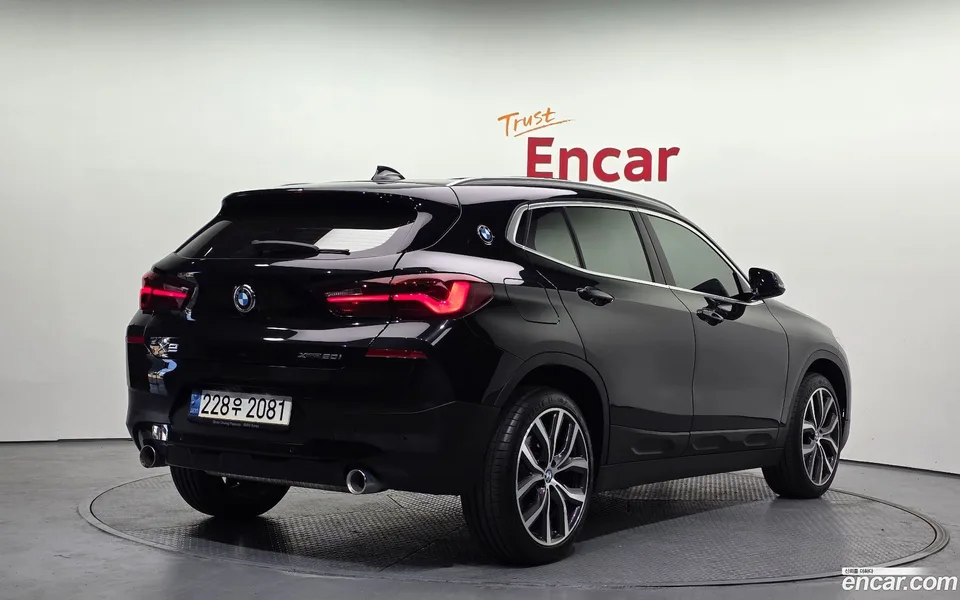 BMW X2 xDrive20i 2022 — миниатюра 2