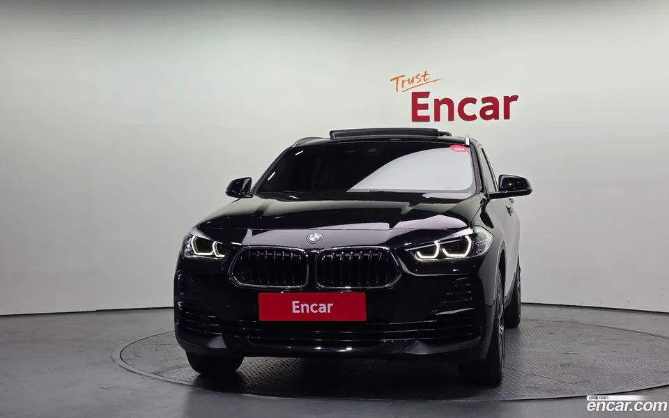 BMW X2 xDrive20i 2022 — миниатюра 3
