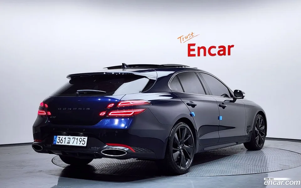 Genesis G70 Shooting Brake 2.0T 2WD 2022 — миниатюра 2