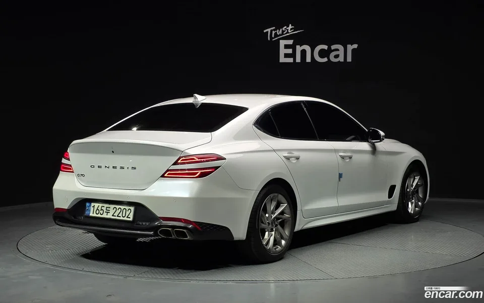 Genesis G70 2.0T 2WD 2022 — миниатюра 2