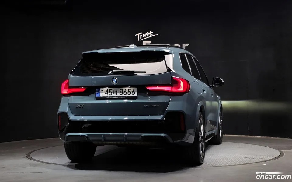 BMW X1 xDrive 20i M 2024 — миниатюра 4