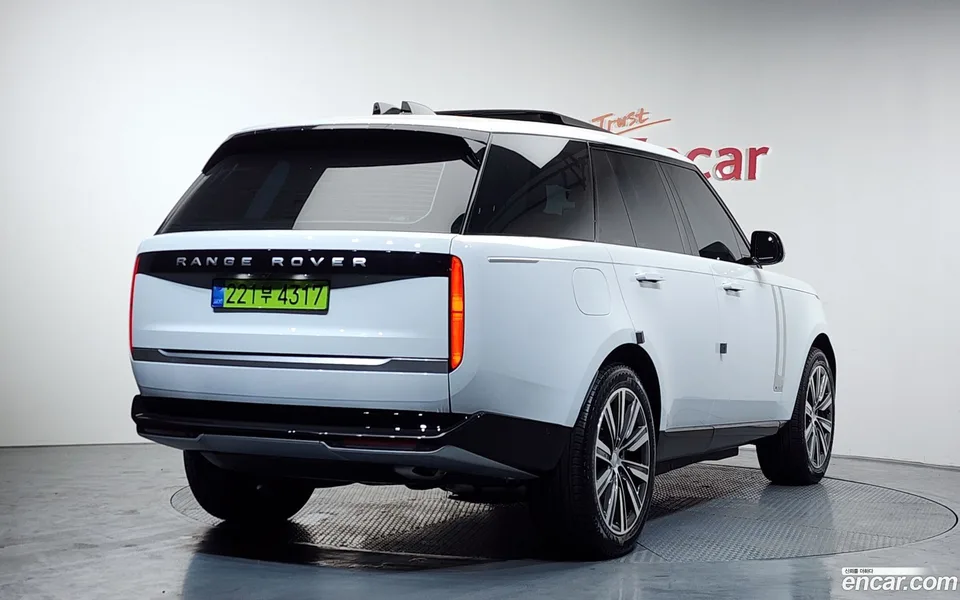 Land Rover Range Rover P550E AB 2025 — миниатюра 2