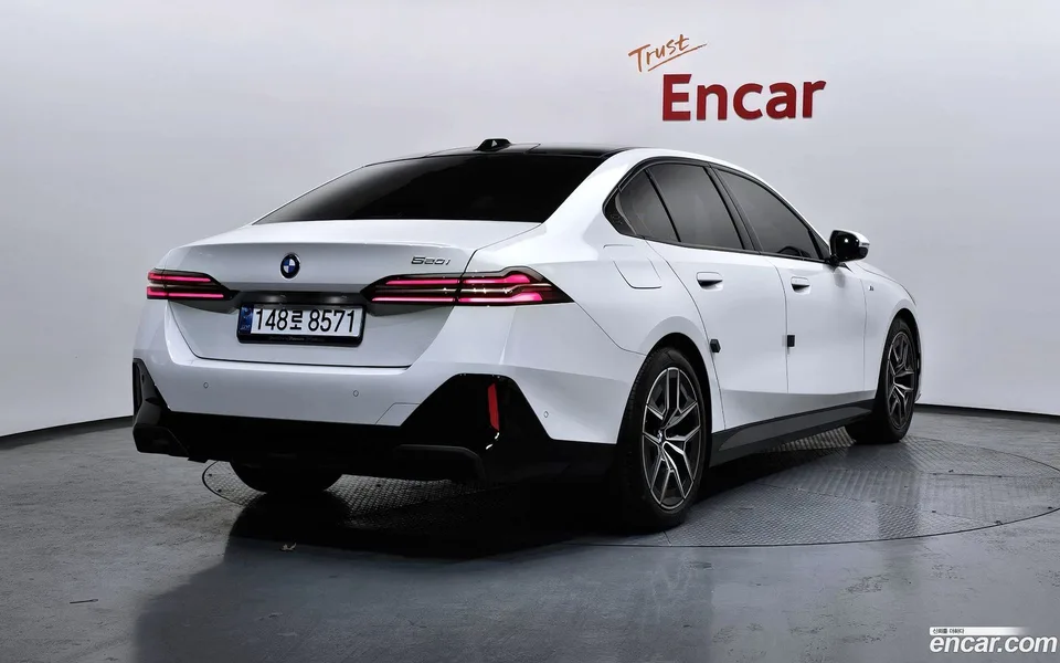 BMW 5 Series 520i M 2025 — миниатюра 2