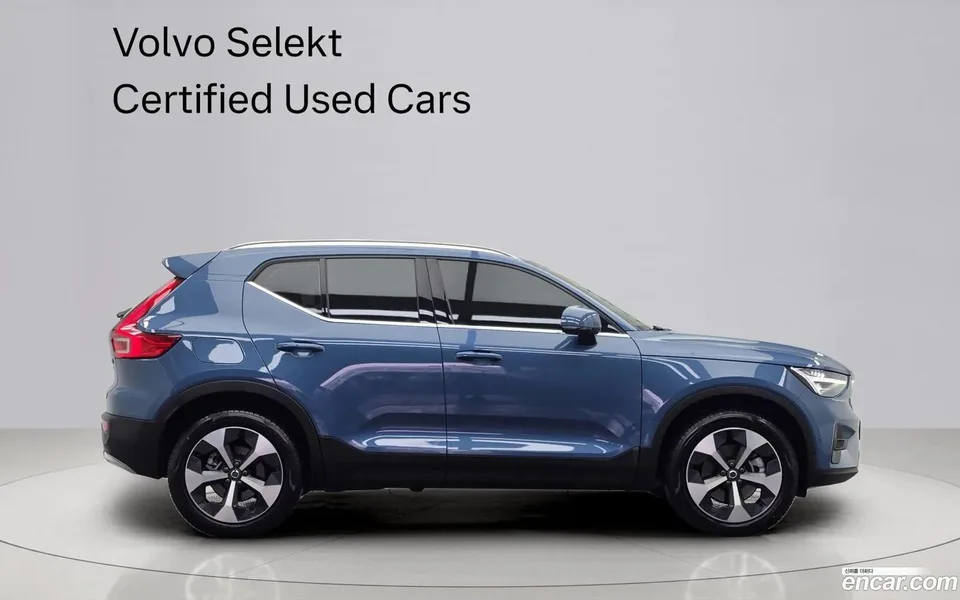 Volvo XC40 B4 2025 — миниатюра 3
