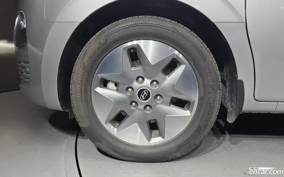 Hyundai Staria HEV 1.6 11 2024 — миниатюра 5