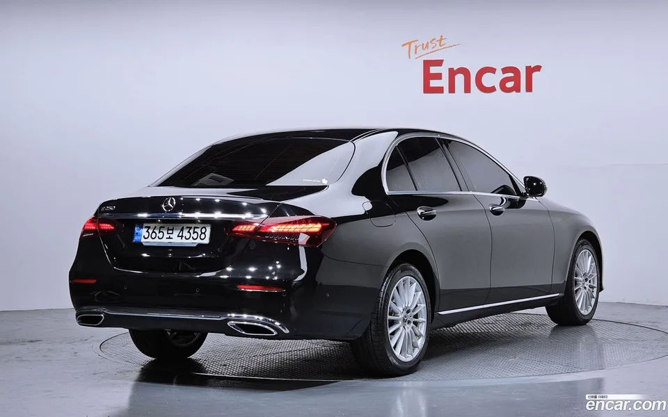 Mercedes-Benz E-Class E250 2022 — миниатюра 2