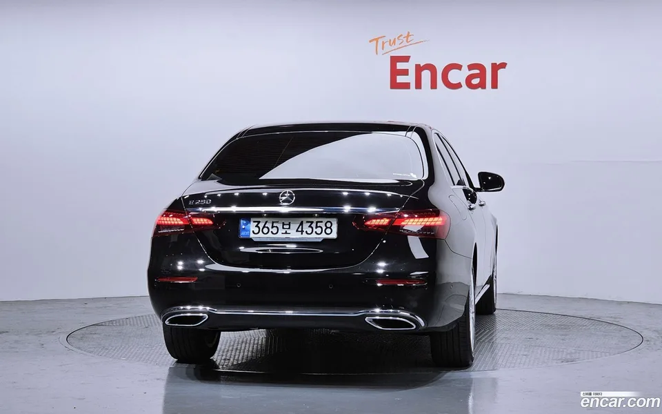 Mercedes-Benz E-Class E250 2022 — миниатюра 4