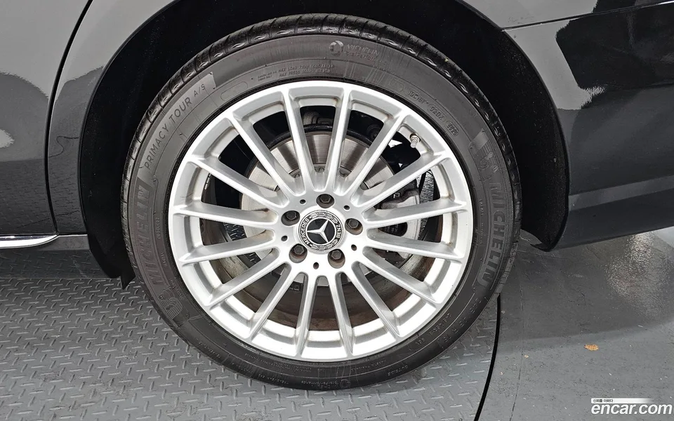 Mercedes-Benz E-Class E250 2022 — миниатюра 5