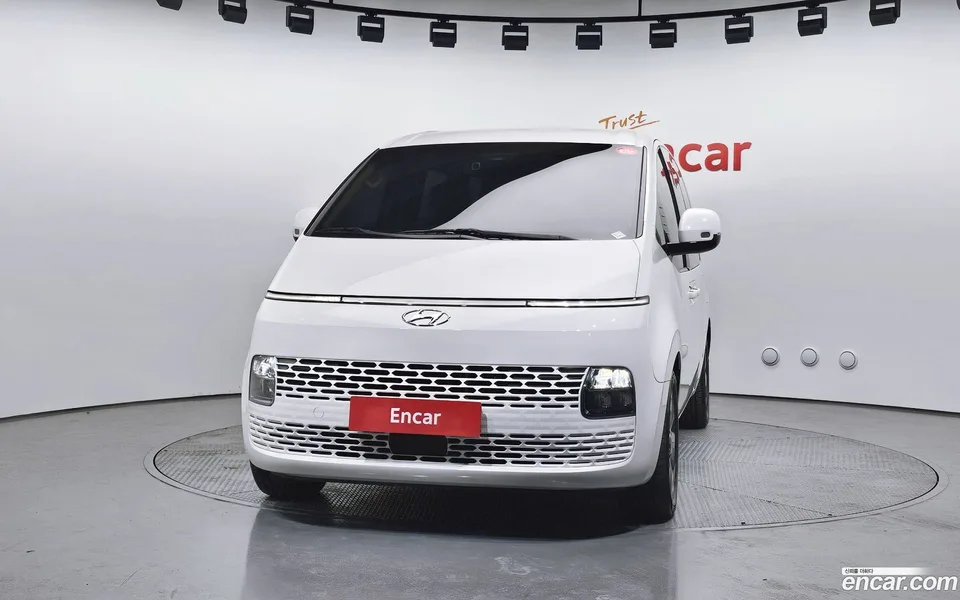 Hyundai Staria 4WD 9 2023 — миниатюра 3