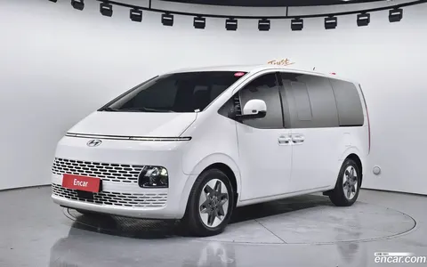 Hyundai Staria 2023 купить в Москве