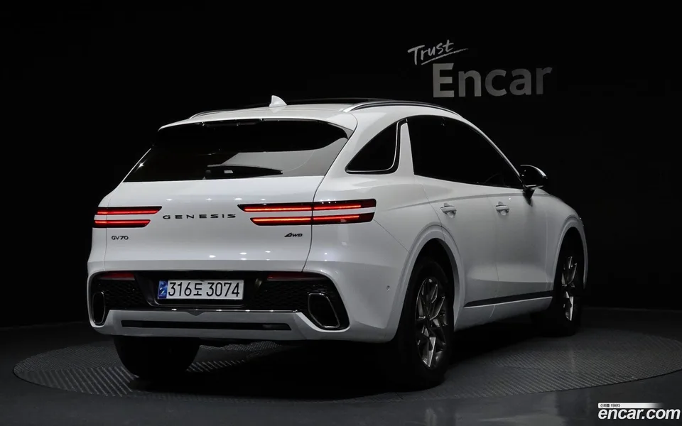 Genesis GV70 2.5T AWD 2023 — миниатюра 2