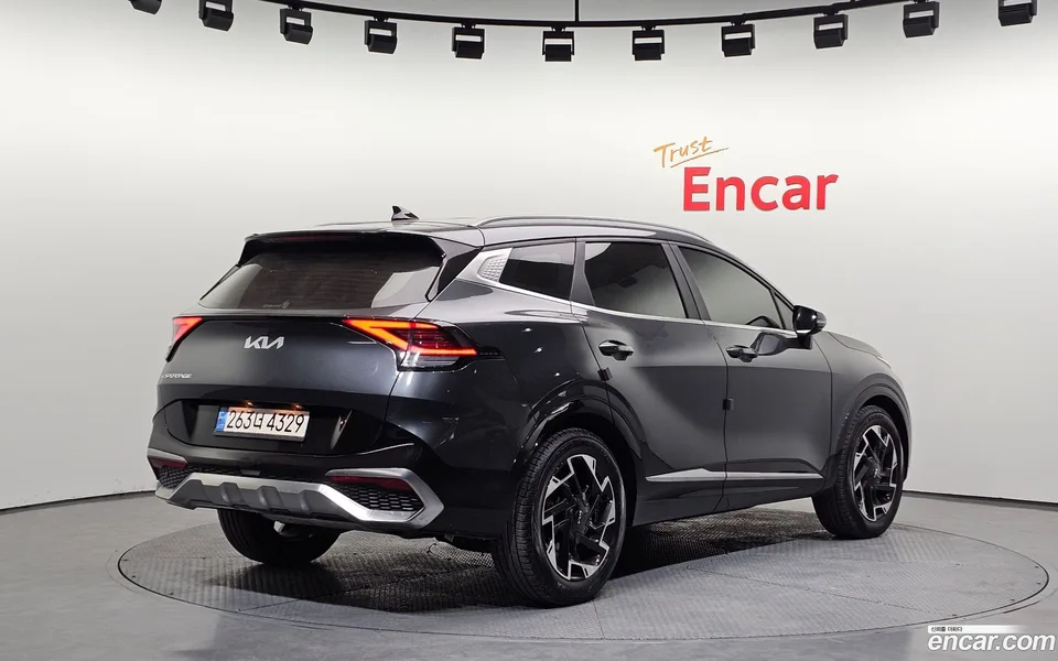 Kia Sportage 1.6 2WD 2023 — миниатюра 2