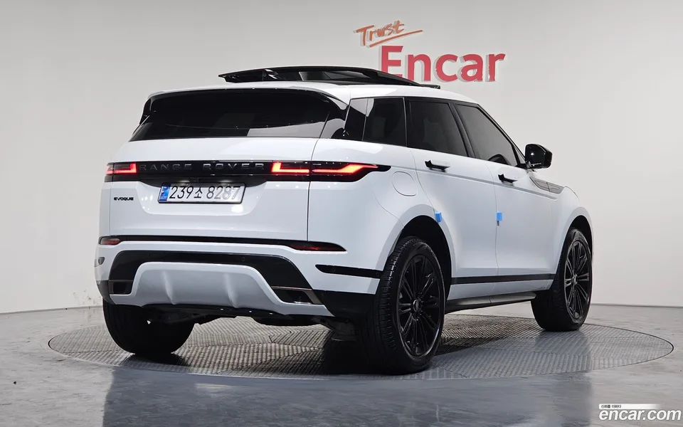 Land Rover Range Rover Evoque P250 SE 2024 — миниатюра 2