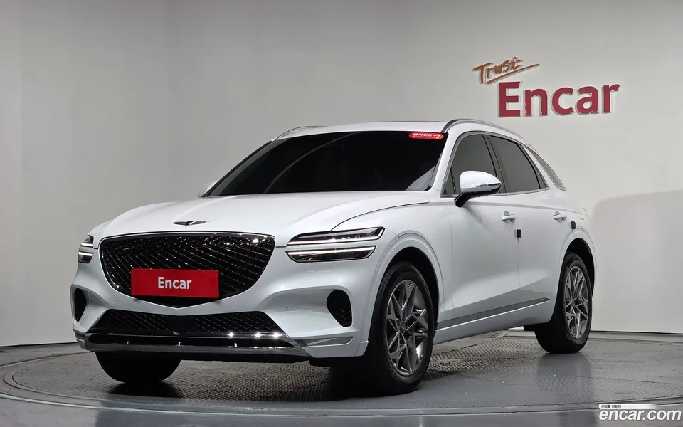 Genesis GV70 2.5T 2WD 2023 — фото 1, купить с доставкой в Москву