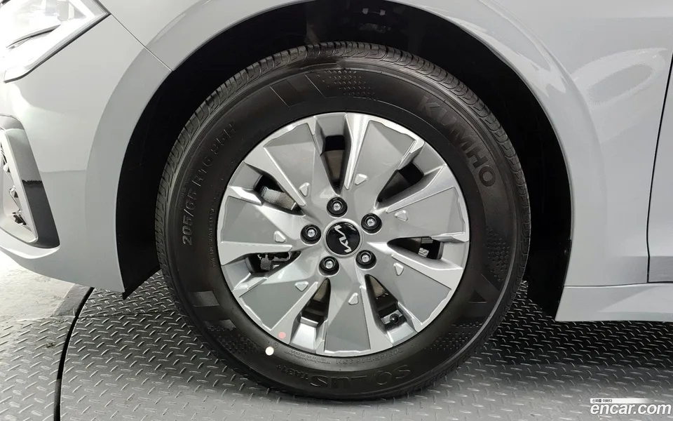 Kia K5 Hybrid 2025 — миниатюра 5