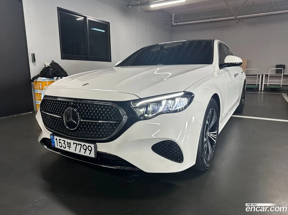 Mercedes-Benz E-Class E200 2025 — миниатюра 3