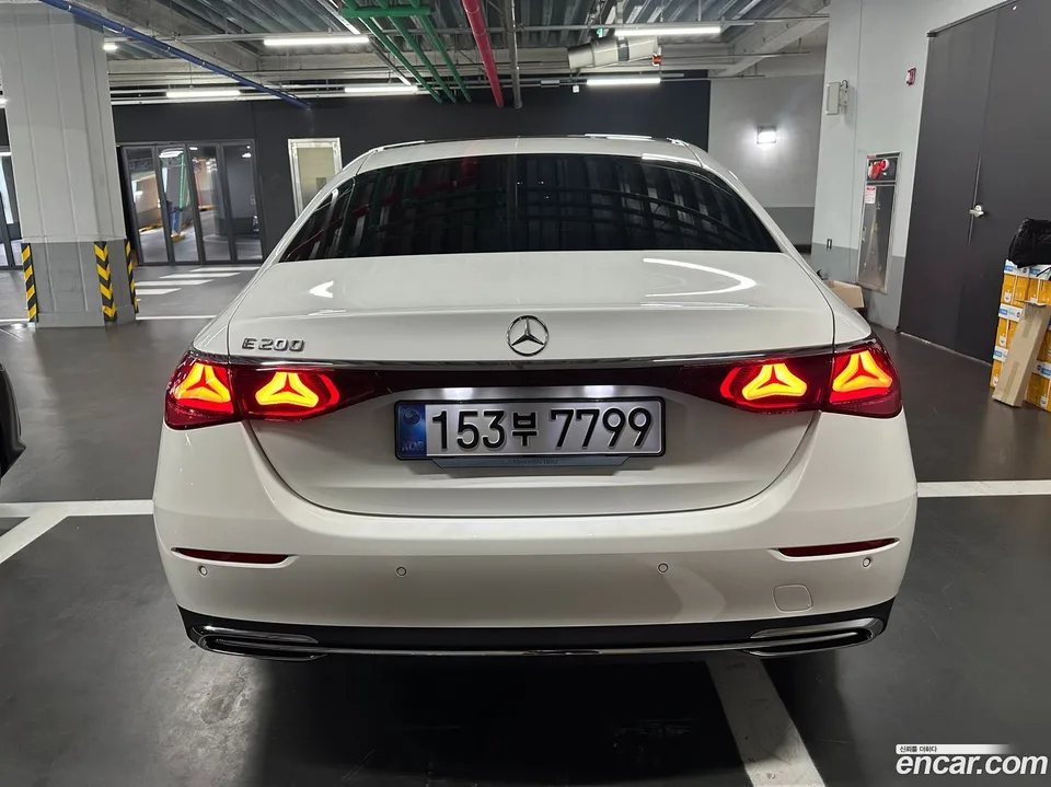 Mercedes-Benz E-Class E200 2025 — миниатюра 4