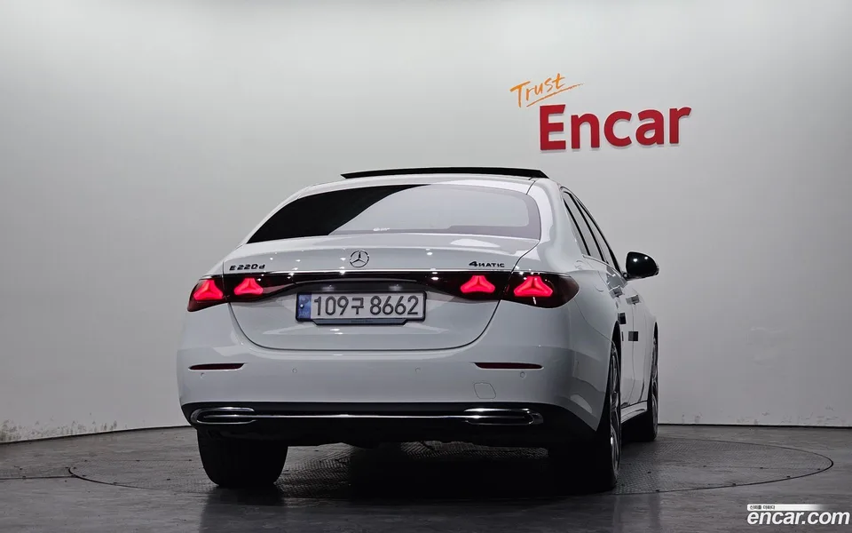 Mercedes-Benz E-Class E220d 4MATIC 2024 — миниатюра 4