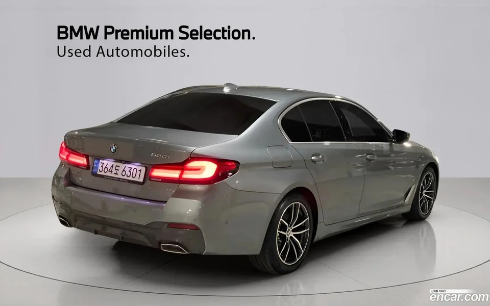 BMW 5 Series 520i M 2022 — миниатюра 2