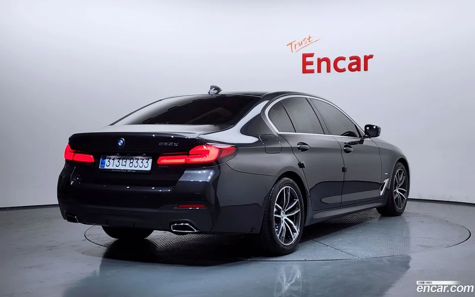 BMW 5 Series 523d M 2023 — миниатюра 2