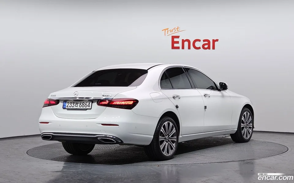 Mercedes-Benz E-Class E350 4MATIC 2022 — миниатюра 2