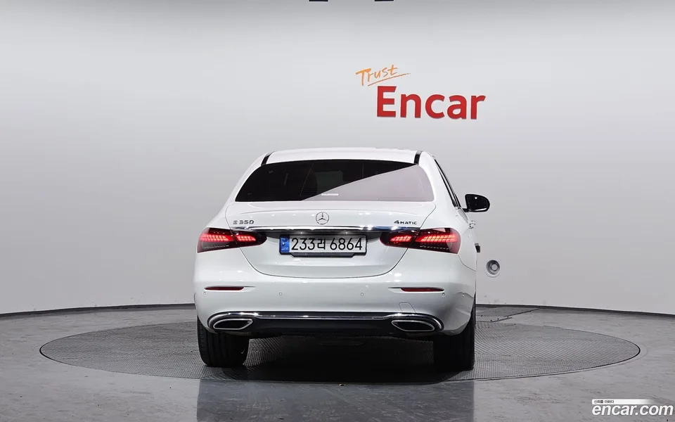 Mercedes-Benz E-Class E350 4MATIC 2022 — миниатюра 4