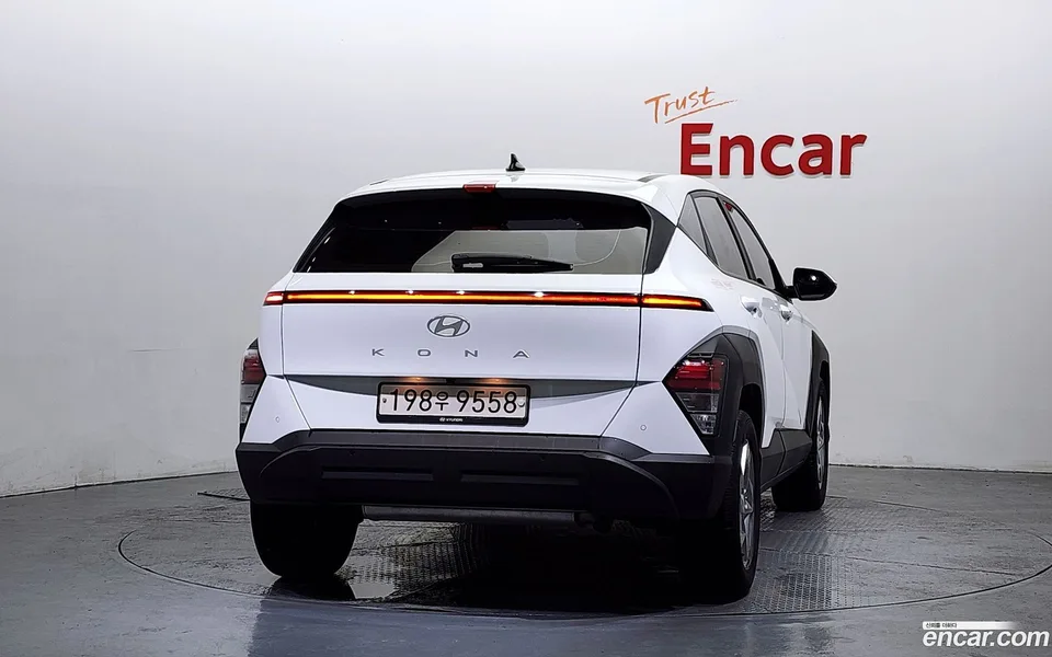 Hyundai Kona 1.6 2WD 2023 — миниатюра 4