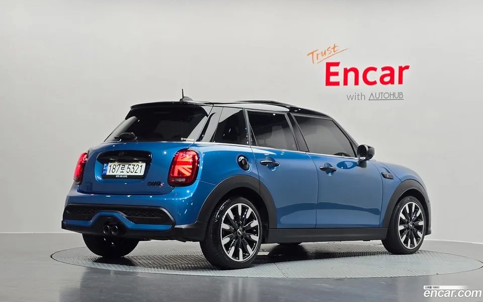 MINI Cooper S 5 2022 — миниатюра 2