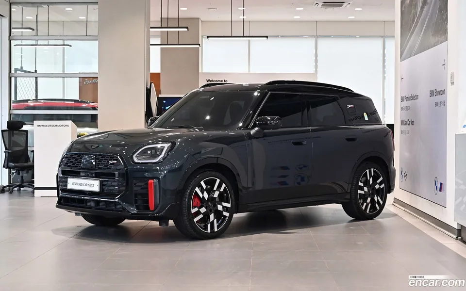 MINI Cooper S Countryman ALL4 JCW 2025 — фото 1, купить с доставкой в Москву