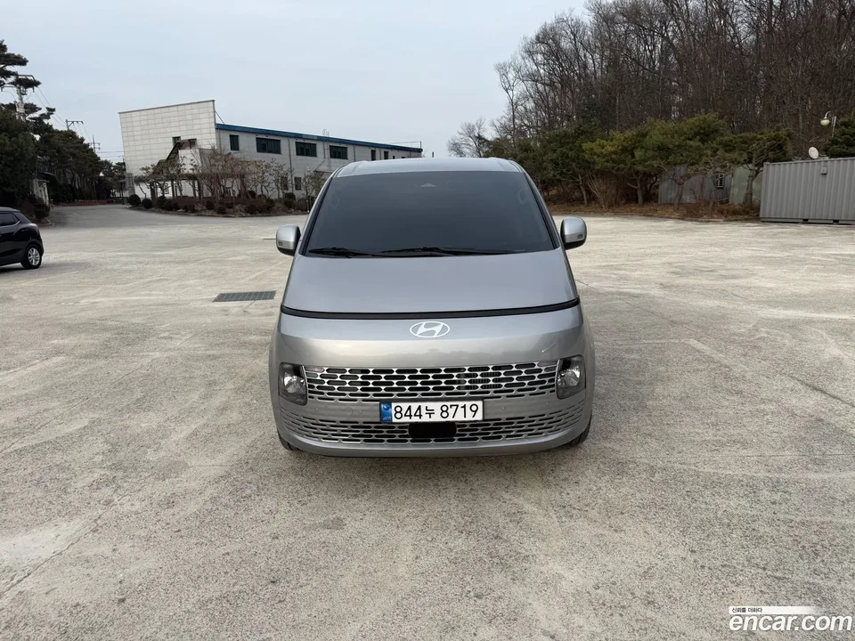 Hyundai Staria HEV 1.6 5 2024 — миниатюра 3