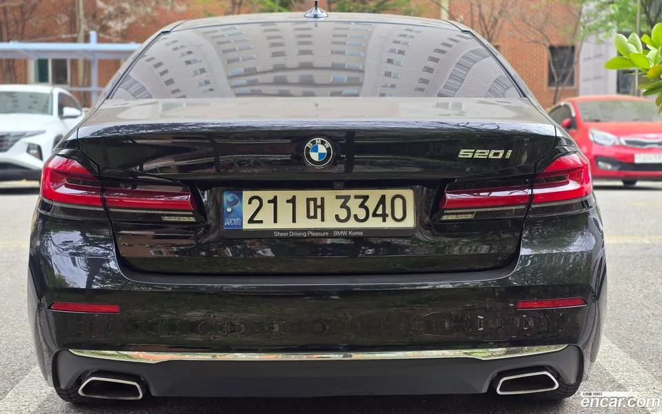 BMW 5 Series 520i 2022 — миниатюра 4