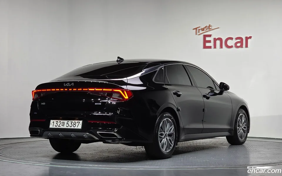 Kia K5 Hybrid 2023 — миниатюра 2